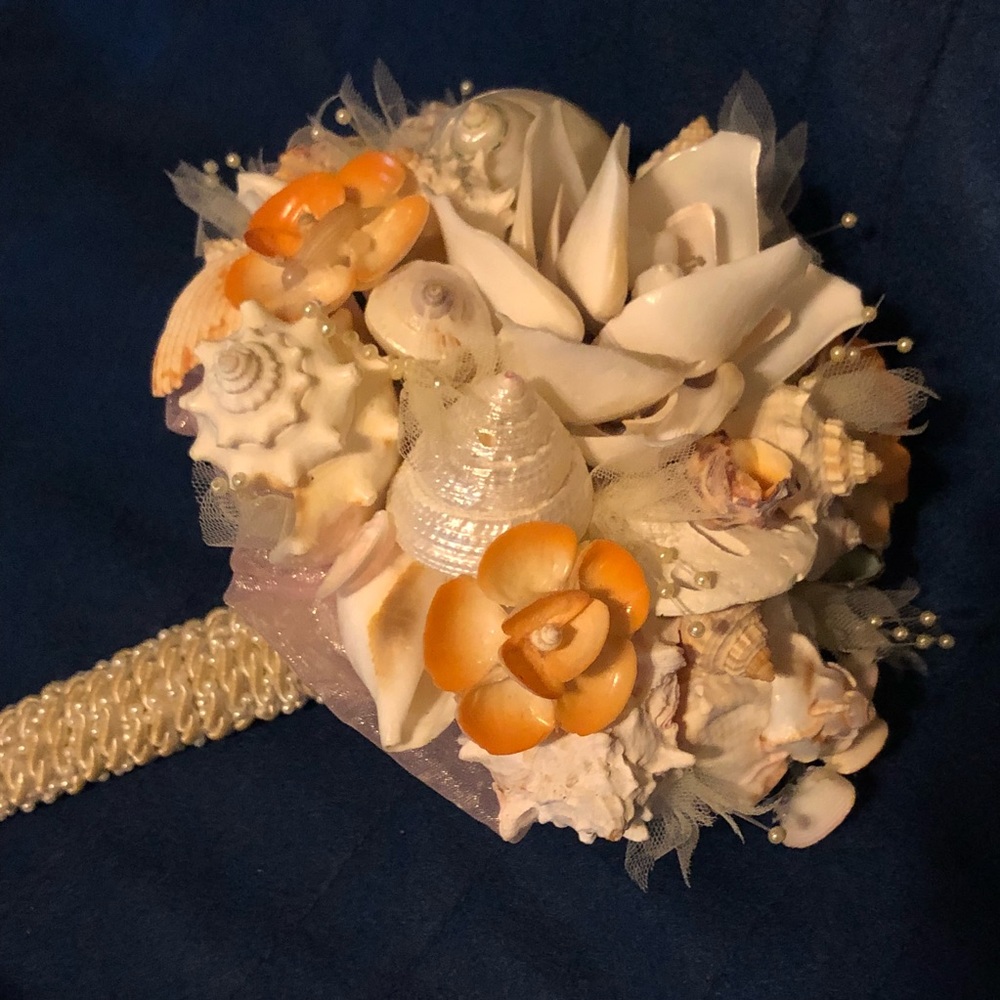 Handmade Shell Bouquets - Picture 3 of 8